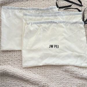 JW PEI White Dust Bags Set